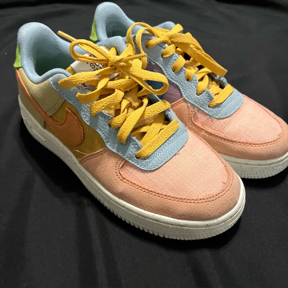 Size 5Y- Nike Air Force 1 LV8 ‘Sun Club’ DQ4531-700